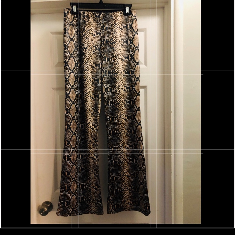 Like New sneak print flare pants